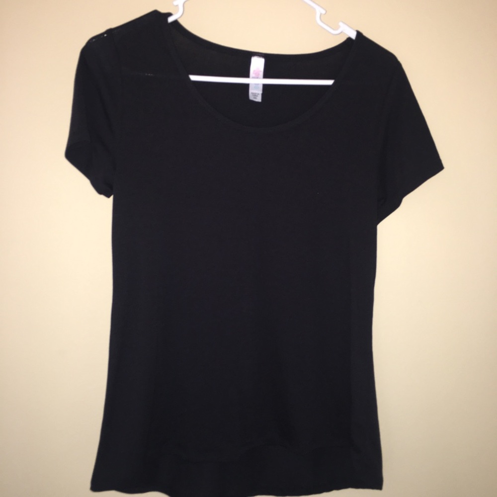 ❤️ Lularoe Classic T